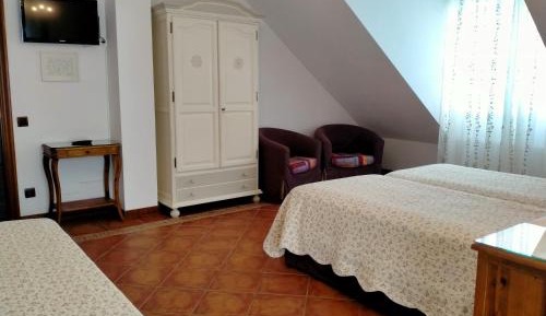Twin Room with Extra Bed - Attic