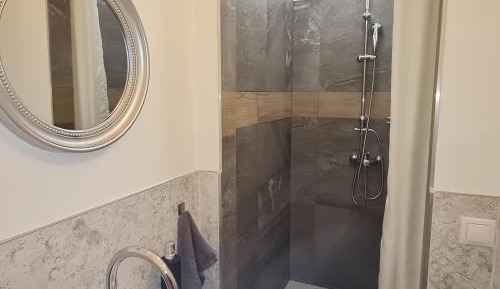 Studio Apartment with One Double Bed