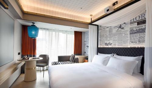 Deluxe King Room