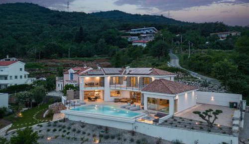 Deluxe Villa