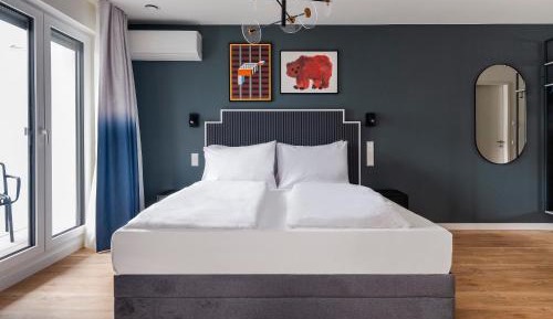 Extra Large Studio with Kitchenette, Balcony and Sofa Bed
