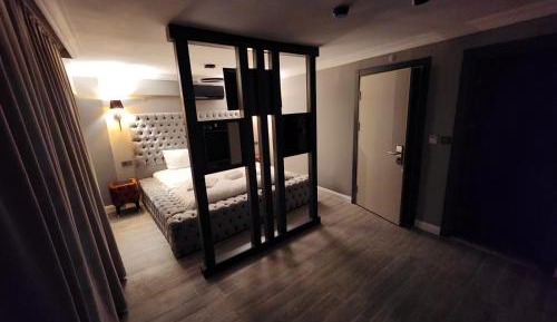Queen Room with Balcony