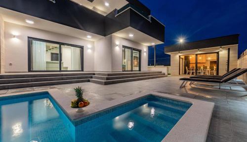 Four-Bedroom Holiday Home