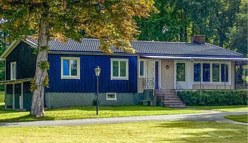 Three-Bedroom Holiday Home 