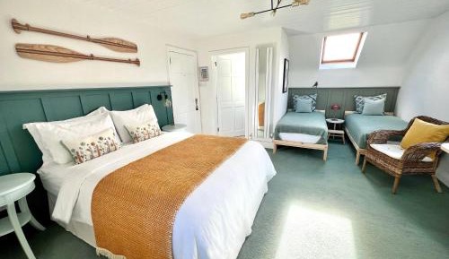 Deluxe Family Room