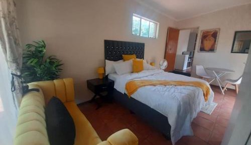 Deluxe Queen Suite