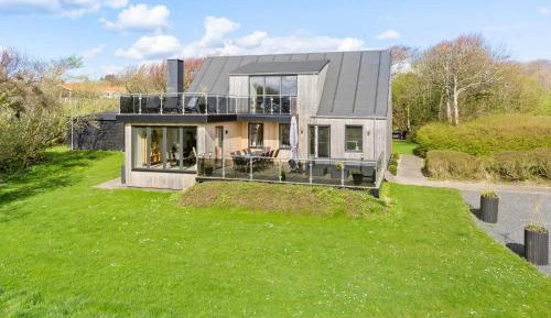 Four-Bedroom Holiday Home