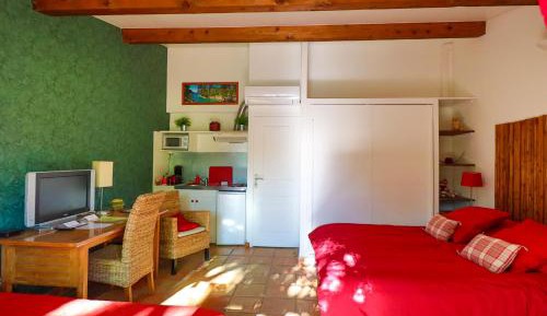 Triple Room with Terrasse/Kitchenette