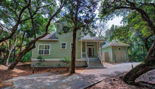 Three-Bedroom Holiday Home 