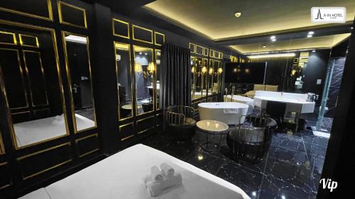 Queen Room