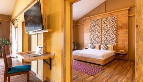 Suite with Mountain View
