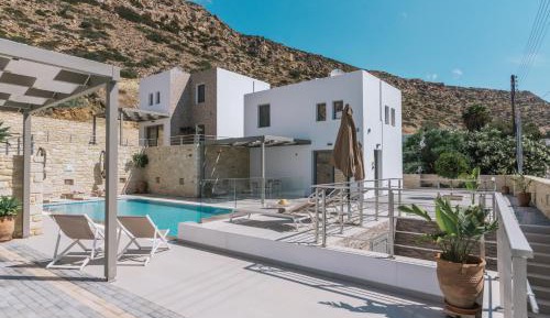 Apartment with Pool View 