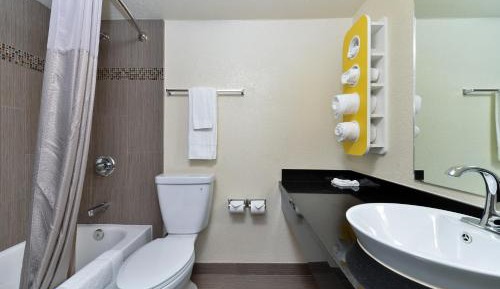 King Room - Non-Smoking