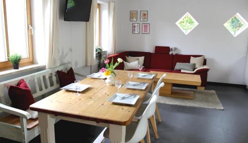 Two-Bedroom Apartment with Mountain View