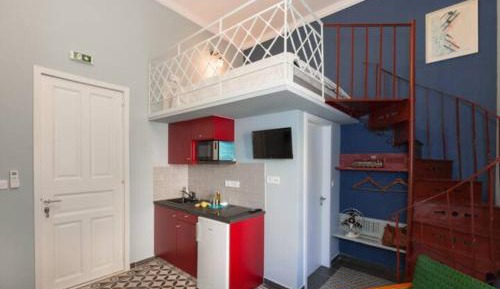 Nemo's Stairs Apartment