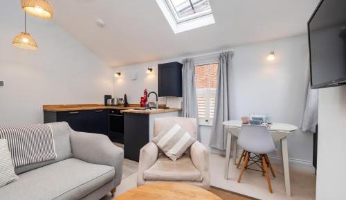 1 Bedroom, 1st Floor Apartment 
