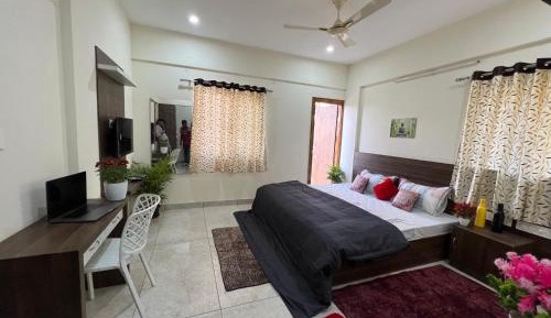 Studio with Balcony