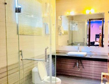 Deluxe Double Room (2 Adults + 1 Child)