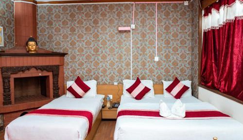 Deluxe Double Room (2 Adults + 1 Child)