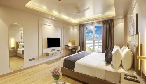 Family Room Balcony with City View