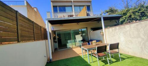 Apartment with Garden View