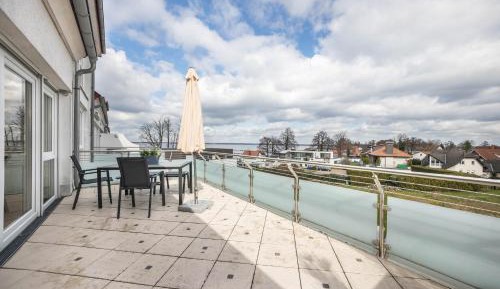 Superior One-Bedroom Apartment with Balcony