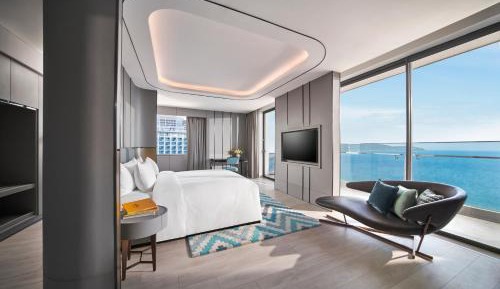 Ma Belle Seaview Suite with Balcony