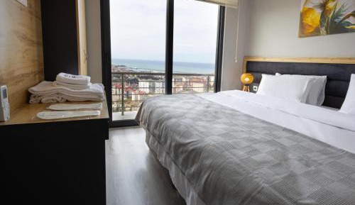 Queen Suite with Sea View