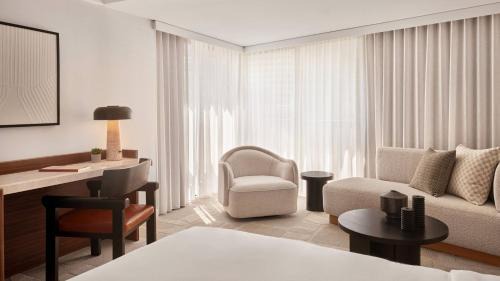 Jay Residence Suite