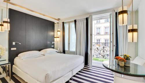 Junior Suite with Balcony