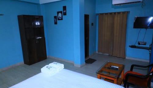 Deluxe Room (2 Adults + 1 Child)