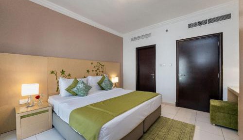 One-Bedroom Apartment with Balcony
