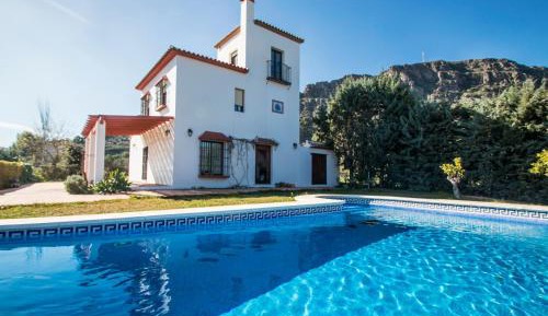 Villa with Garden View