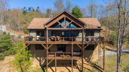 Three-Bedroom Vacation Home 