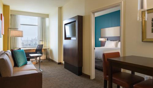 1 Bedroom Suite, 1 King, Sofa bed