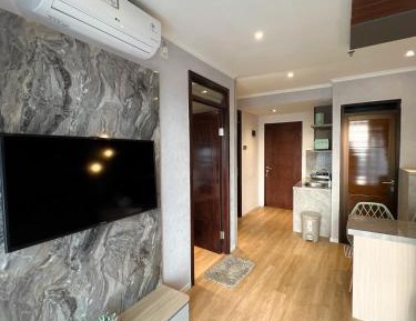Apartment with Mountain View