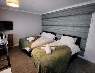 Triple Room with Shared Bathroom