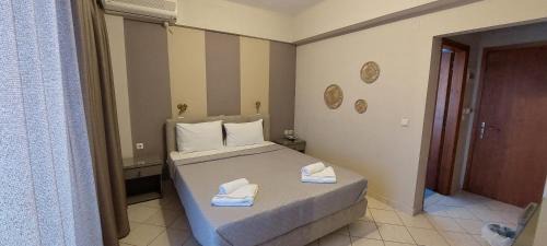 Double Room with Partial Sea View