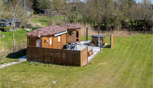 One-Bedroom Holiday Home