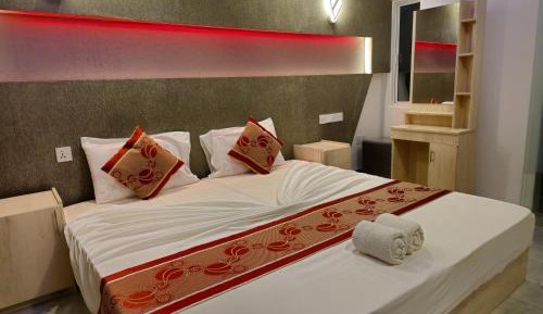 Deluxe Double Room (10% off on Food & Beverage)