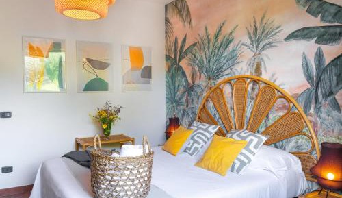 One-Bedroom Apartment with Sea View