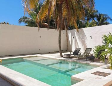 Apartment with Pool View 