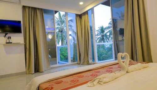 Deluxe Double Room with Balcony and Sea View