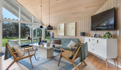 Four-Bedroom Holiday Home