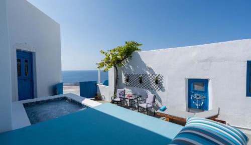 Deluxe Suite with private outdoor jetted tub & Sea View