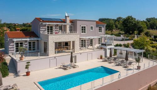 Five-Bedroom Villa