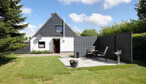 Superior One-Bedroom Apartment