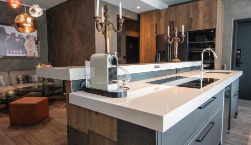 Five-Bedroom Unique Apartment 