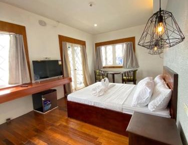 Queen Room with Balcony