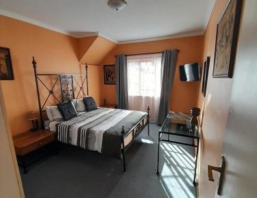 Queen Room